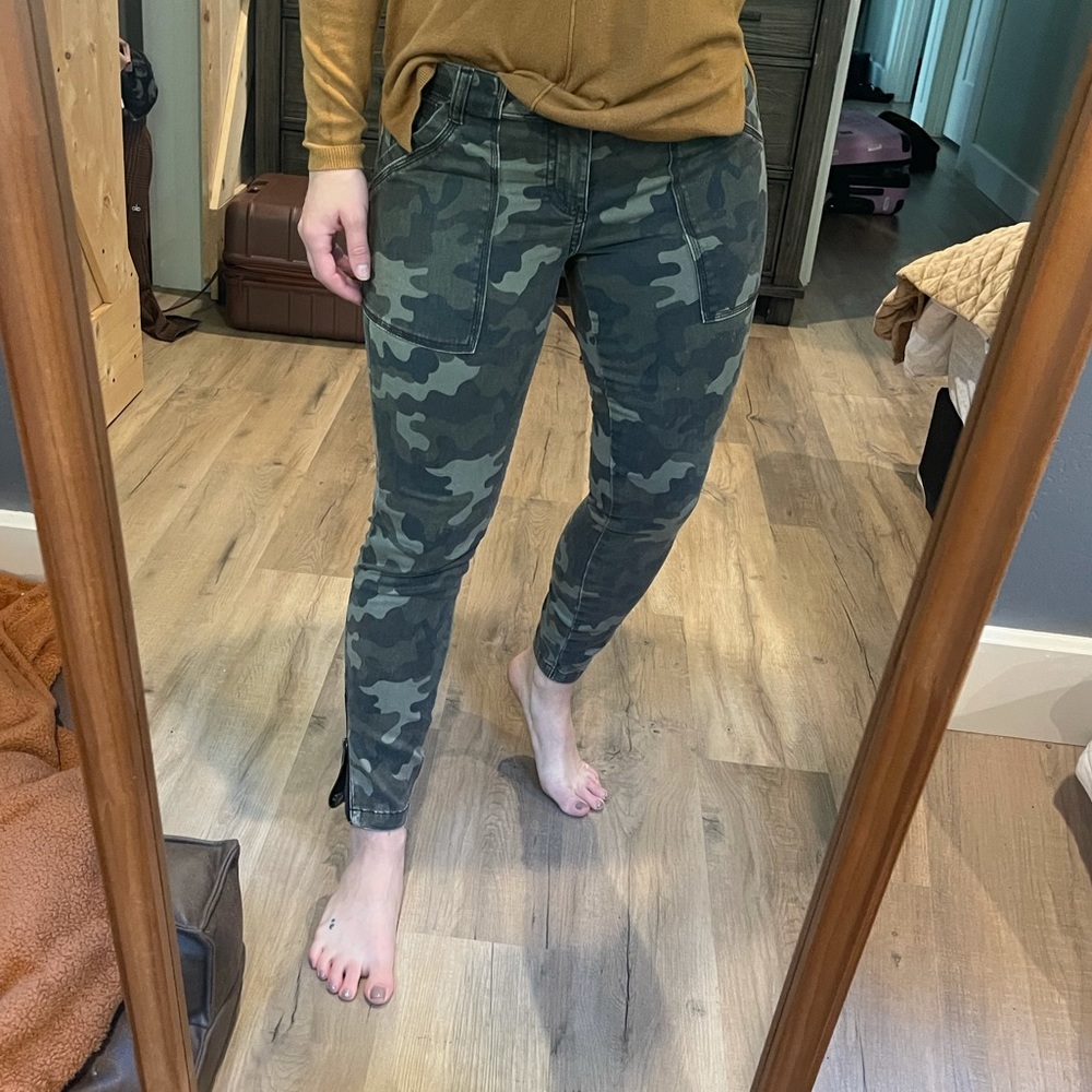 Camo ankle skinny jeans. Kut from the cloth size 4